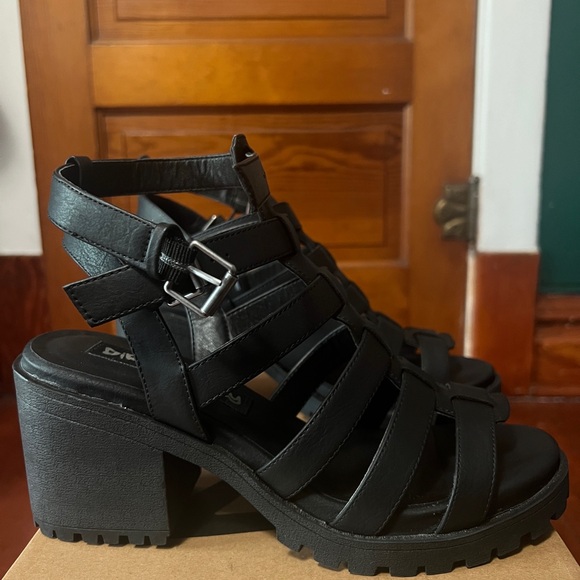 Fun Stuff Sandals - Picture 7 of 10